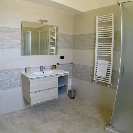 B. & B. Lu Turnitu 4*